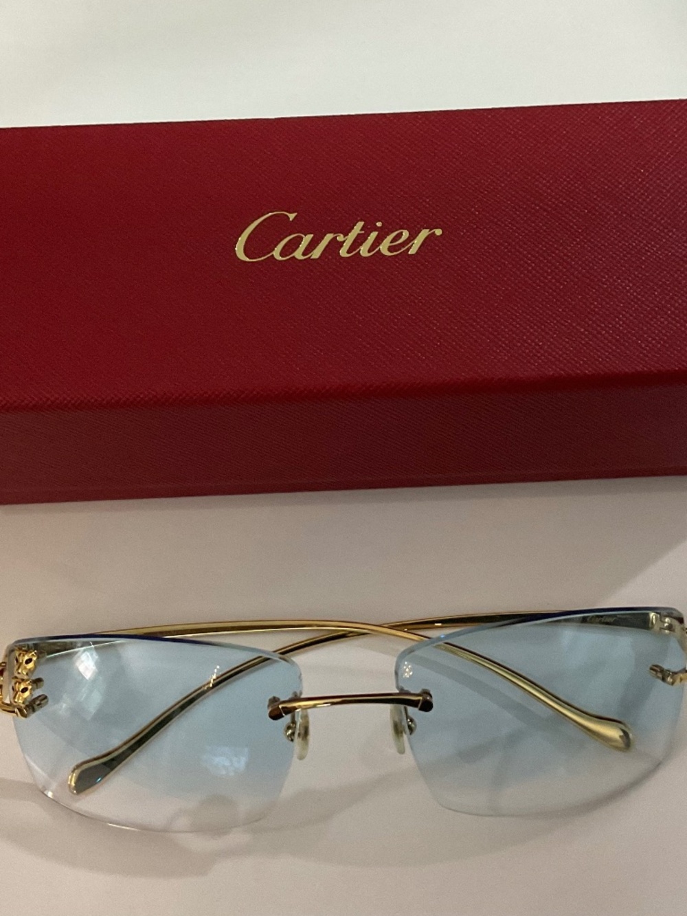 Cartier gold woman sunglasses, 100% authentic.